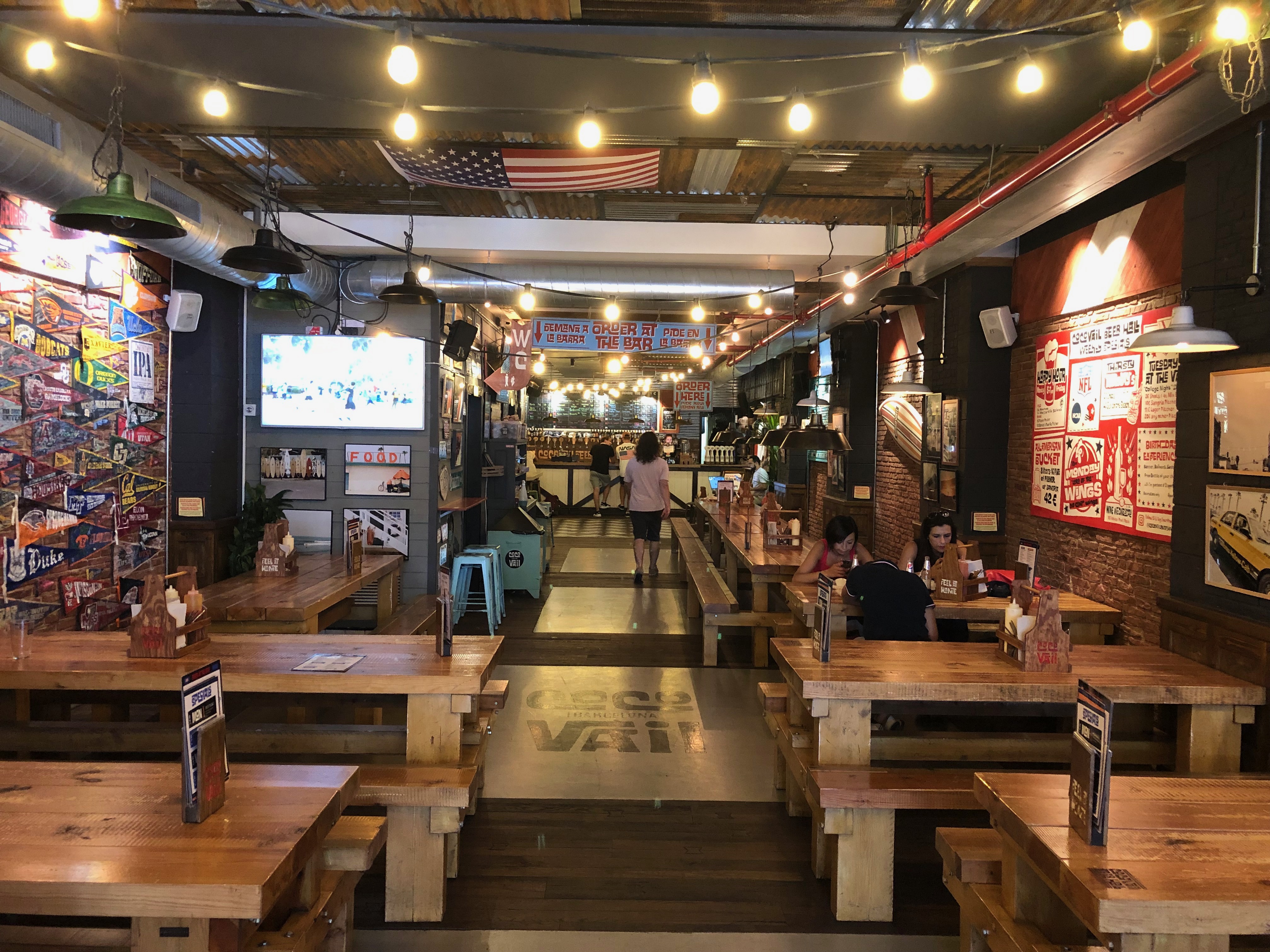 Lugar para ver deporte: CocoVail Beer Hall